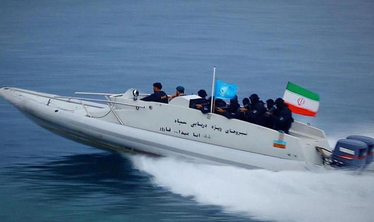 نیروهای گشتی منطقه دوم دریایی سپاه یک نفتکش خارجی دیگر حامل سوخت قاچاق را توقیف کردند