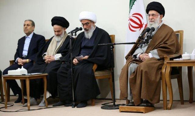 آیت الله خامنه ای در دیدار ستاد دوهزار شهید بوشهر: با هدایت عالمان دینی کاری کنید روحیه جهاد و شهادت راه نسل‌های پی در پی شود