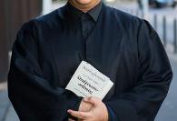 وکیل ایرانی الاصل مدافع حقوق مهاجرین نامزد انتخابات شورای شهر ...