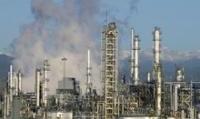 Oil prices edge up on stronger demand, uncertainty over Iran deal