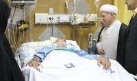 عیادت آیت الله هاشمی از دکتر شاملو  +تصویر