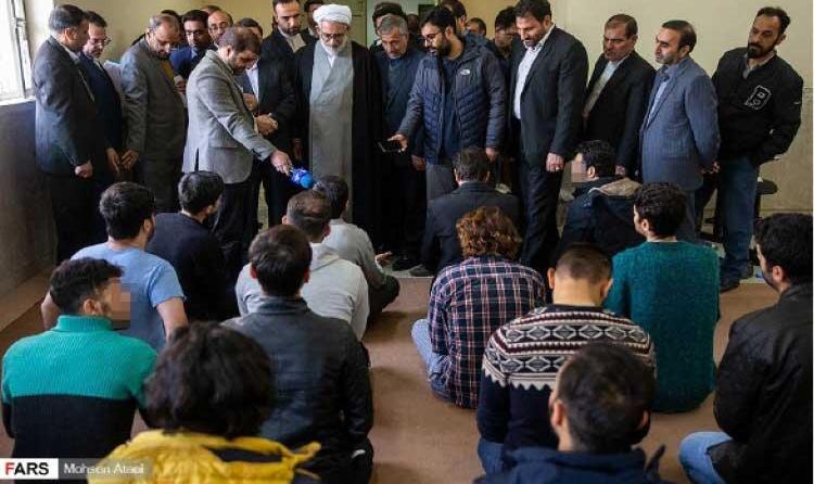 تصاویر دیدار چهره به چهره دادستان کل کشور با بازداشتی‌های ناآرامی‌های اخیر