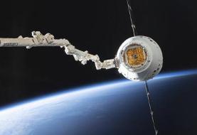 سفینه دراگون «موش‌های قدرتمند»، کرم‌ها و  روبات «سیمون» را به ایستگاه فضایی رساند