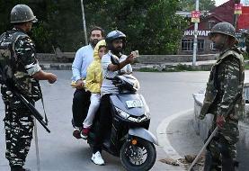 Indian armoured vehicles bar Kashmiris from entering mosques for Friday prayers