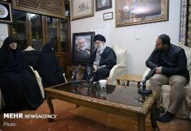 حضور رهبر معظم انقلاب اسلامی در منزل سردار شهید سپهبد سلیمانی