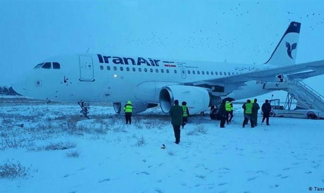 سه سانحه هواپیمایی در یک هفته: هواپیمای تهران - کرمانشاه بدلیل نقص چرخ جلو از باند فرودگاه کرمانشاه خارج شد