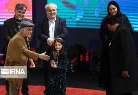 عکس | دختری که سیمرغ پیمان معادی را به جایش گرفت