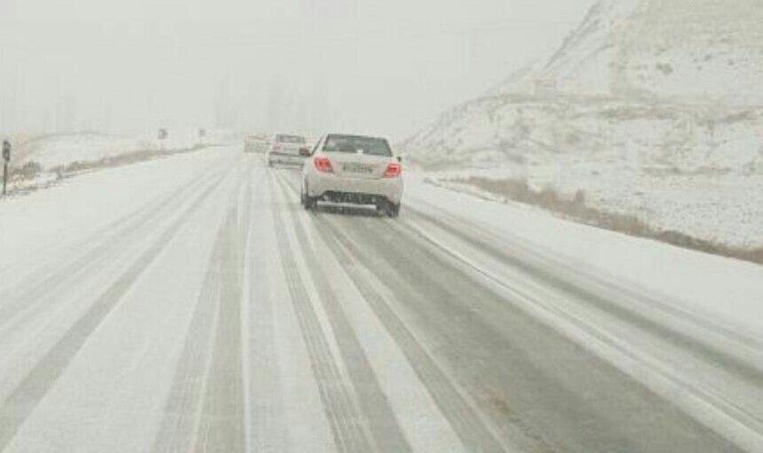 برف و کولاک جاده هراز را بست