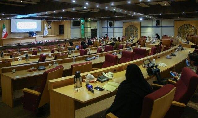 ۱۳۰ بیمار بدحال مبتلا به کرونا در قم بستری است