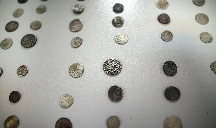 کشف ۷۵۰ سکه ۳ هزار ساله در تهران
