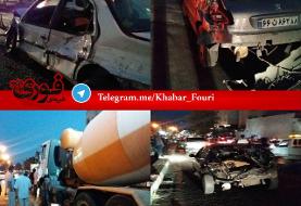 عکس | خسارت سنگین ۱۶ خودرو به خاطر برخورد با میکسر بتن ساز در تهران