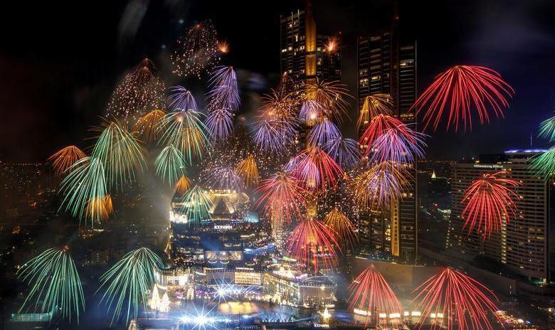 برگزاری جشن های آغاز سال ٢٠۲۱ میلادی در کشورهای مختلف جهان زیر سایۀ کرونا