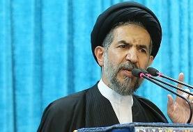 خطیب جمعه تهران: برخی مدیران از اسناد بالادستی نظام کاملاً بی‌اطلاع هستند/نظام بانکی وام بدون ...