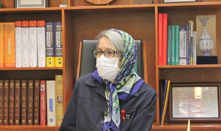 علائم کرونای انگلیسی | مردم از خانه‌ها بیرون آمده‌اند و پروتکل‌ها برای ...