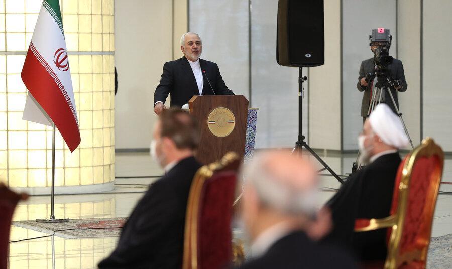 ظریف: هر کس ایرانی را تهدید کرد به زباله‌دان تاریخ پیوست