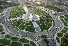 شلیک توپ در میدان آزادی همزمان با تحویل سال ۱۴۰۰