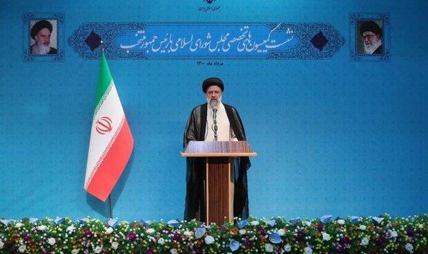 رئیسی: با تلاش شبانه‌روزی وضعیت را به نفع زندگی مردم تغییر دهیم