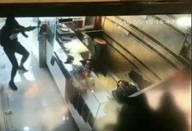 سرقت مسلحانه از طلافروشی در نورآباد/ یک نفر کشته شد
