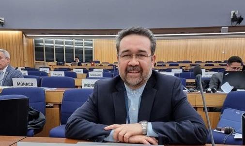 از رفتار ریاکارانه خود شرمسار باشید