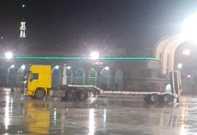 حمله راننده تریلی ناراحت به مسجد جمکران/ عکس
