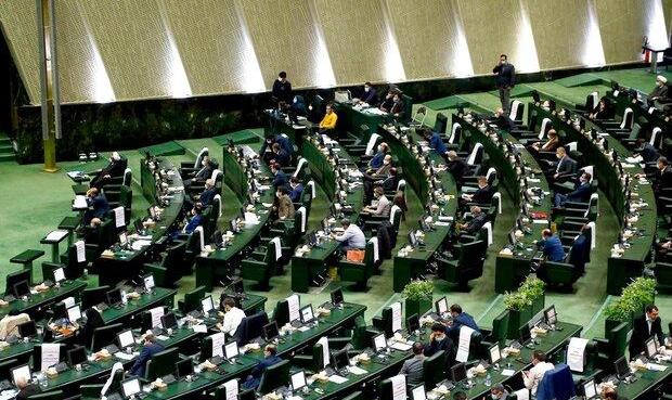 باید طراحان و مجریان تخریب مجلس شناسایی شوند