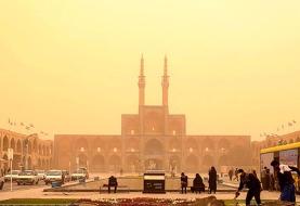 توفان گردوخاک یزد را در می‌نوردد