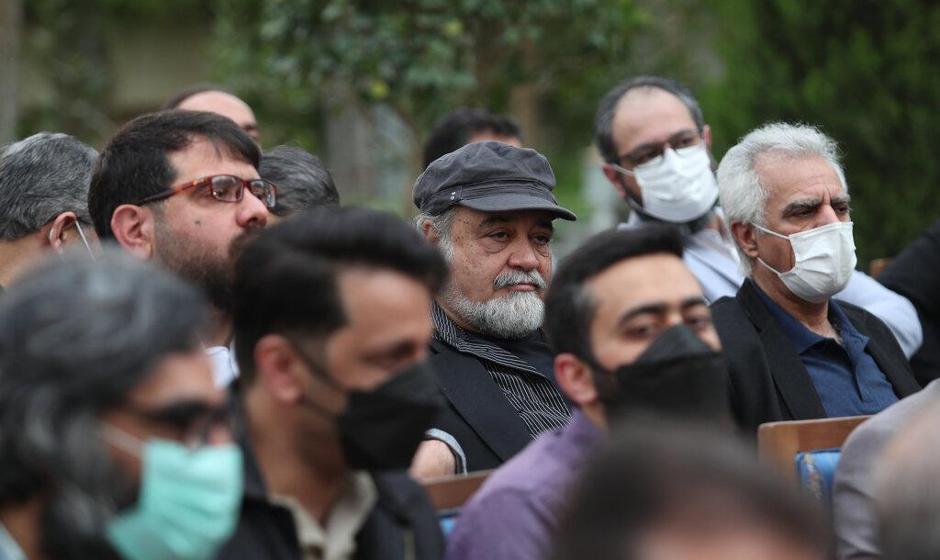 تصاویر و اسامی هنرمندانی که در افطاری رئیس جمهور بودند