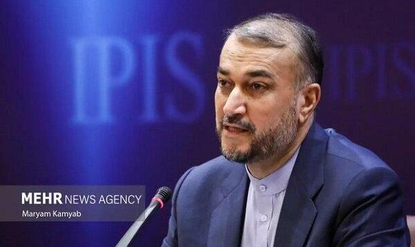 سیاست «نه شرقی نه غربی» به معنی انزوا طلبی نیست