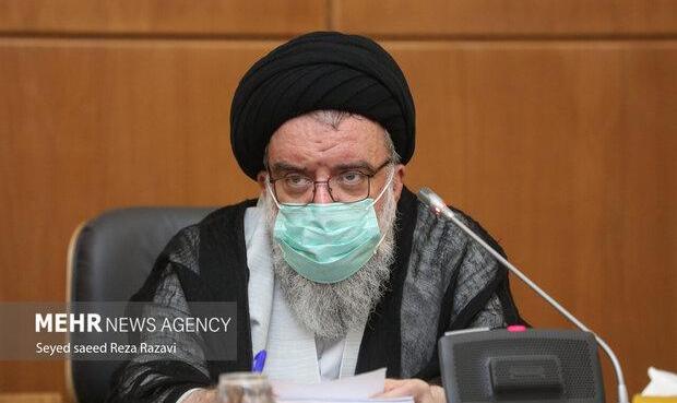 احمد خاتمی: کسی از زور سخن نمی‌گویند؛ حجاب پشتوانه قرآنی دارد