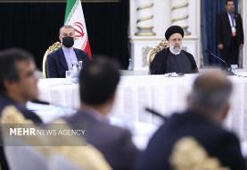 ایران با دنیا تعامل دارد/ روی همسایگان حساب ‌ویژه‌ای باز می‌کنیم