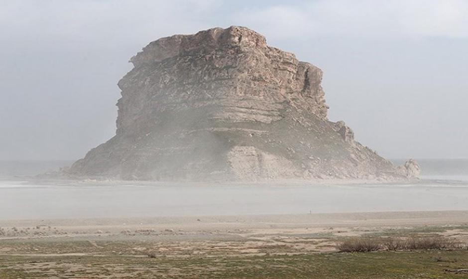 تبعات توفان‌های نمکی دریاچه ارومیه؛ از بیماری‌های جسمی تا مشکلات روان