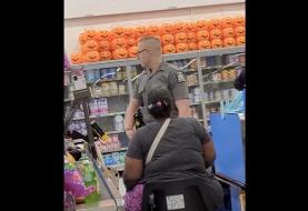 Walmart Customer and State Trooper Make a Scene in the Checkout Line