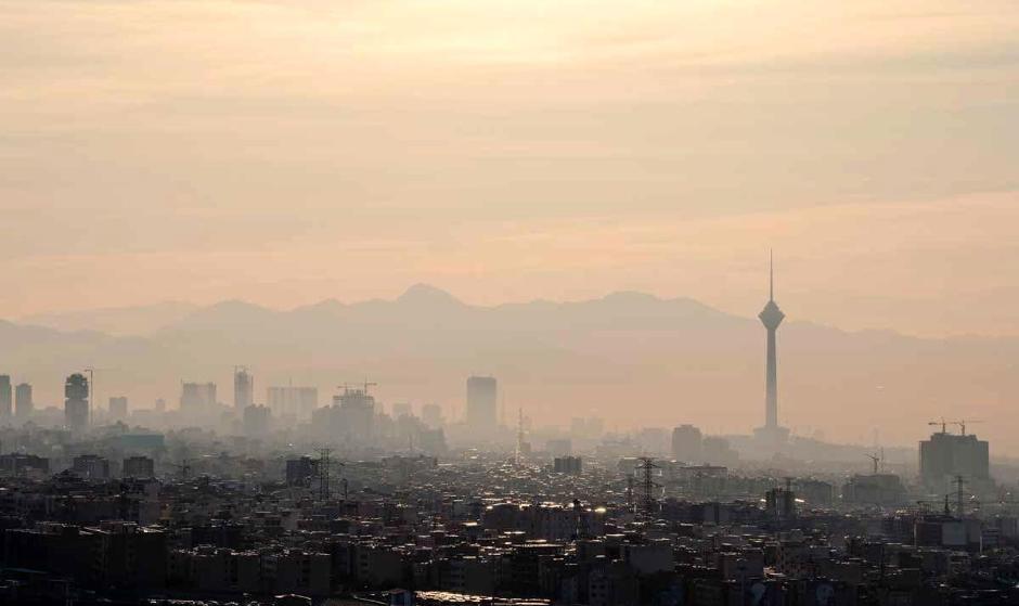 هوای تهران باز در وضعیت قرمز است: ۳۰ ساعت آلودگی وحشتناک!