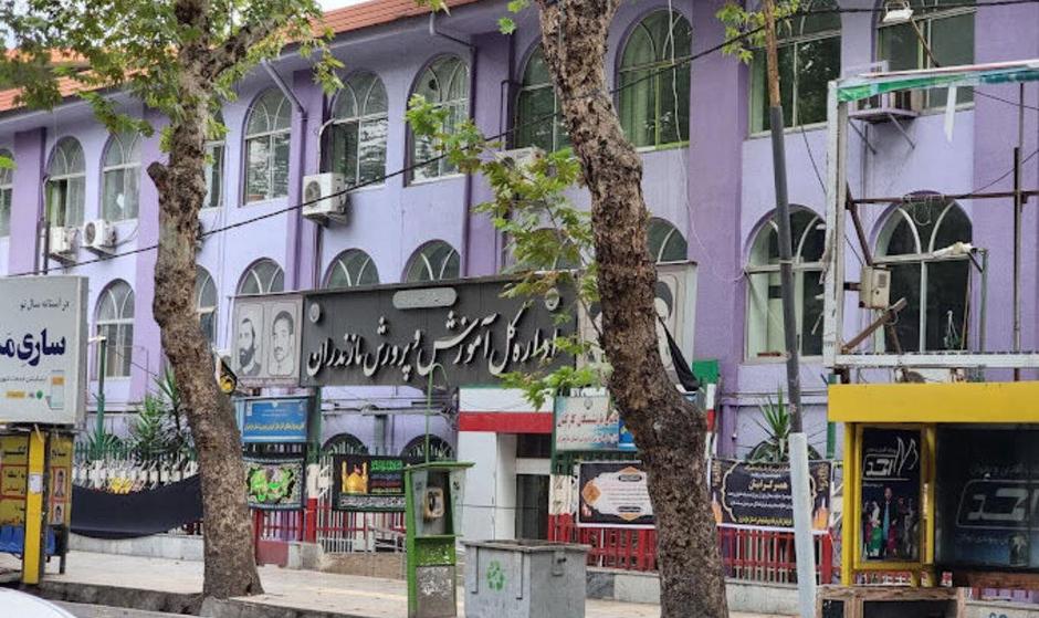 اخراج معلم قائمشهری به دلیل پخش موسیقی در کلاس!