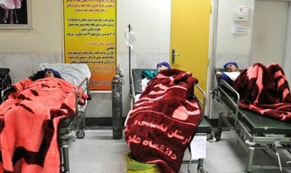 مسمومیت‌های سریالی در مدارس قم؛ ۱۱ دانش‌آموز دیگر به مراکز درمانی منتقل ...