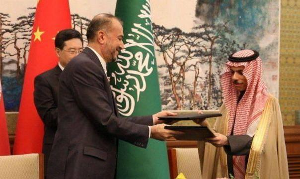 وزیران خارجه ایران و عربستان در پکن دیدار و گفت‌وگو کردند