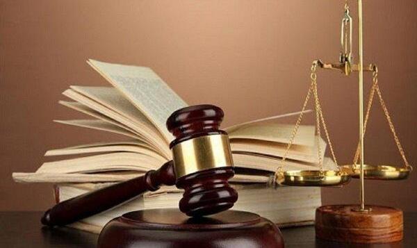 مستندات ادعا علیه یک مقام قضایی ارایه شود
