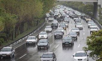 باران خیابان‌های تهران را قفل کرد/ وضعیت ترافیکی محدوده بیمارستان گاندی ...