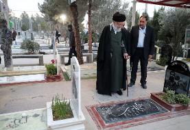 حضور رهبر انقلاب در حرم امام در آستانه دهه‌ فجر