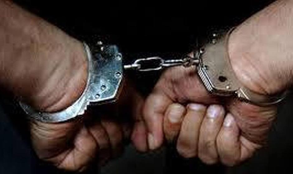 (ویدئو) تصاویر لحظه توقیف خودروی فرزند مولوی عبدالحمید