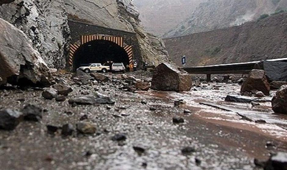 جاده چالوس و تهران-شمال به دلیل خطر ریزش سنگ بسته شد