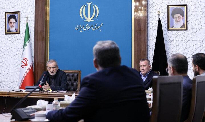 همه باید بر محور نظرات رهبر انقلاب وفاق کنیم