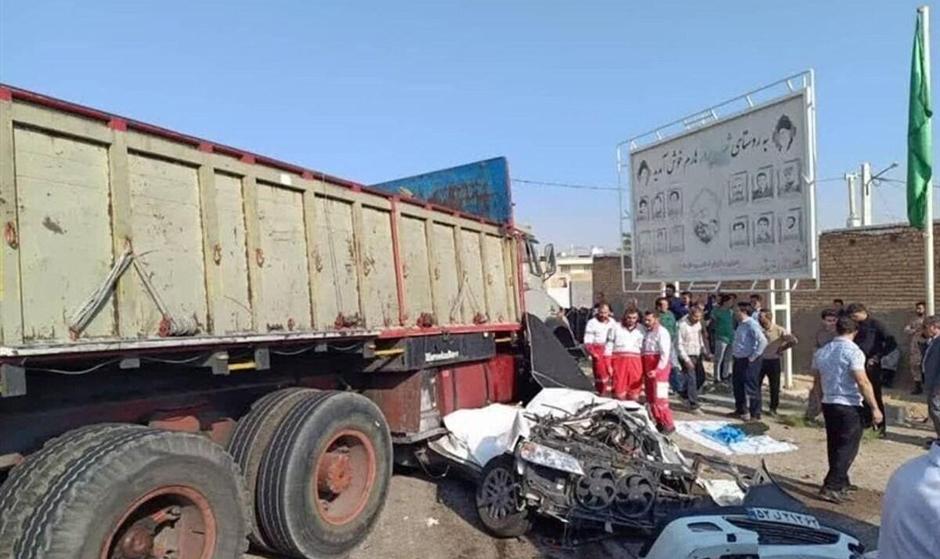 تصادف مرگبار در فسا/ ۵ نفر از کارکنان دانشگاه علوم پزشکی جان‌باختند