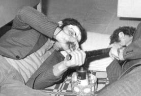 ۵۰ سال پیش، پاتوق تریاک کشیدن پولدارهای تهران لو رفت! (عکس)