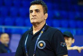 انتقاد عجیب یک روزنامه: آقای بنا، شما مگر از فوتبال سردرمی آورید که از وحید هاشمیان دفاع می کنید؟