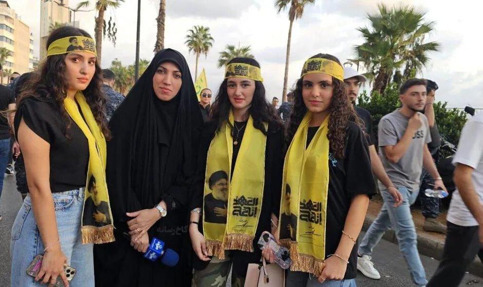 عکس یادگاری مجری صداوسیما با دختران لبنانی؛ ببینید | خون بر شمشیر پیروز ...