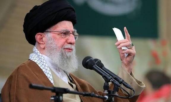 رهبر انقلاب: ترویج و آموزش نماز، تکلیف حتمی دستگاه‌های تبلیغ دین و رجال ...