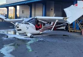 برخورد هواپیمای سبک با ساختمان فرودگاه تبریز (+عکس)