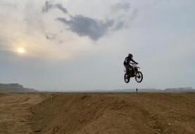 جولان دختران موتورسوار در آزادی