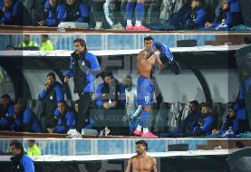 عصبانیت رضاییان از تصمیم ساپینتو/ رامین پیراهن استقلال را پرت کرد! +تصاویر